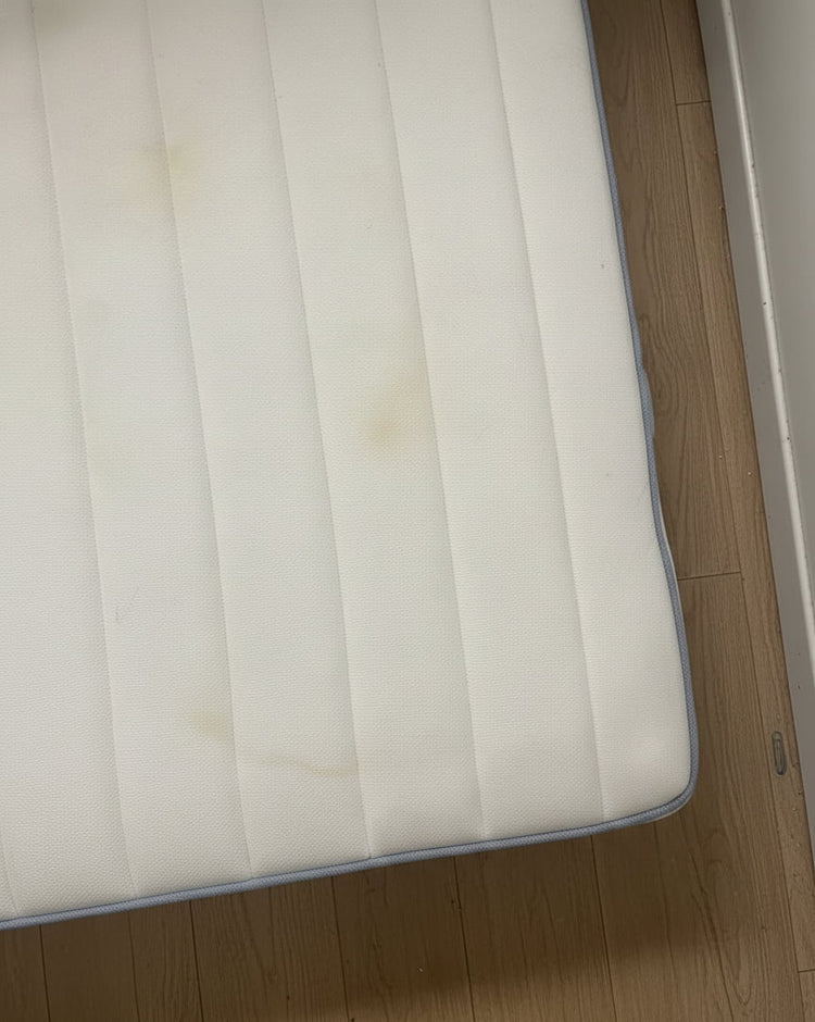 zweetvlekken in een matras